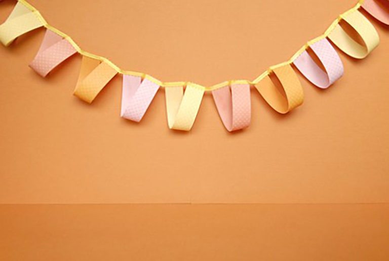 10 Creative DIY Paper Garland Ideas - yes! we made this